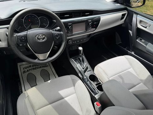 Used 2015 Toyota Corolla LE FWD image 19