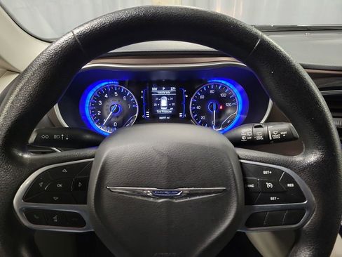 Used 2021 Chrysler Voyager Lxi image 14