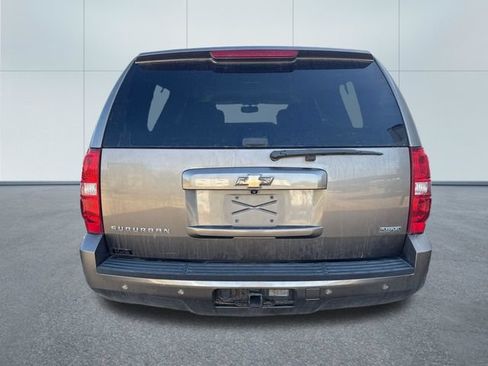 Used 2011 Chevrolet Suburban LS w/ Convenience Package 1 AWD/4WD image 3