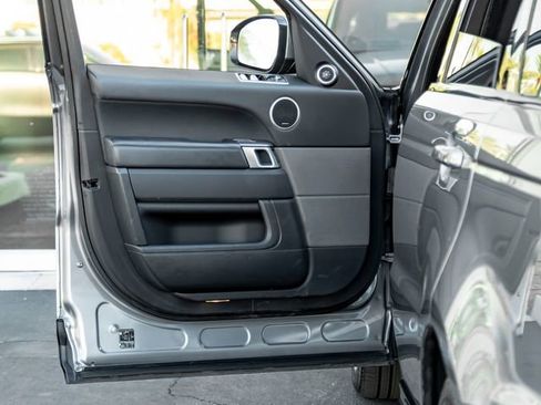 Used 2020 Land Rover Range Rover Sport HSE image 12