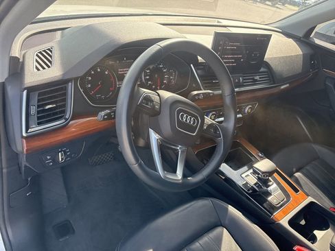 Used 2023 Audi Q5 2.0T Premium w/ Convenience Package AWD/4WD image 4