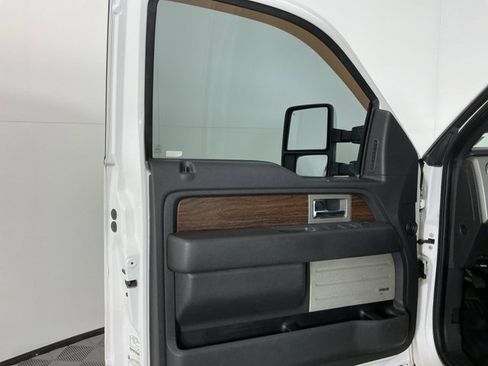 Used 2013 Ford F150 Lariat w/ Luxury Equipment Group image 12