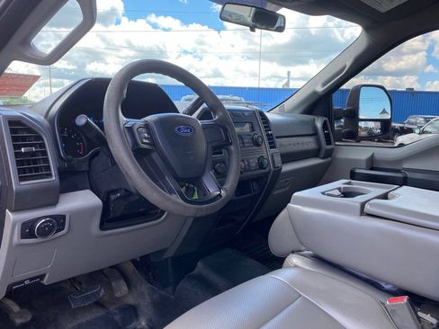 Used 2017 Ford F350 XL w/ Camper Package RWD image 7