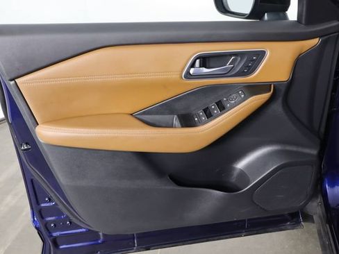 Used 2025 Nissan Rogue Platinum FWD image 18