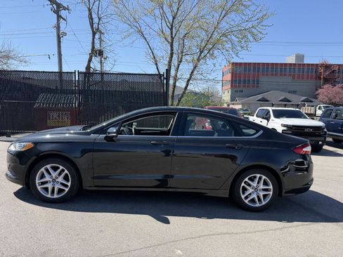 Used 2015 Ford Fusion SE image 6