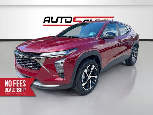 Used 2025 Chevrolet Trax RS w/ Driver Confidence Package FWD image 3