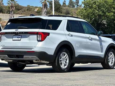 New 2026 Ford Explorer Active w/ Active Comfort Package RWD image 3