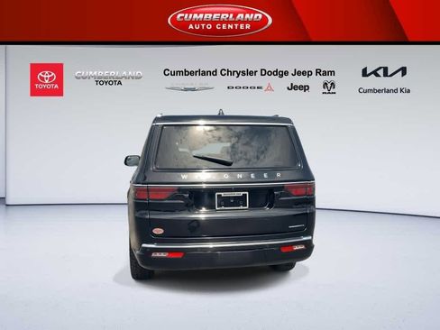 Used 2023 Jeep Wagoneer L Series III image 7