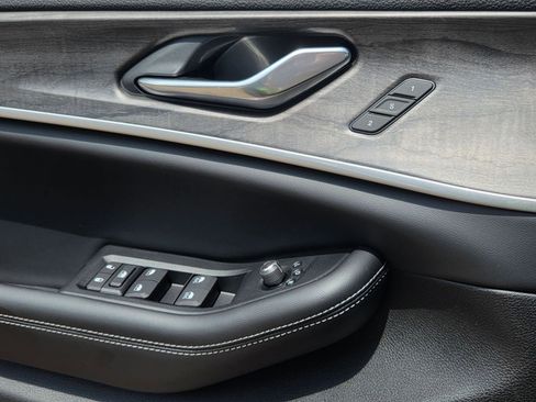 New 2026 Jeep Grand Cherokee Limited RWD image 16