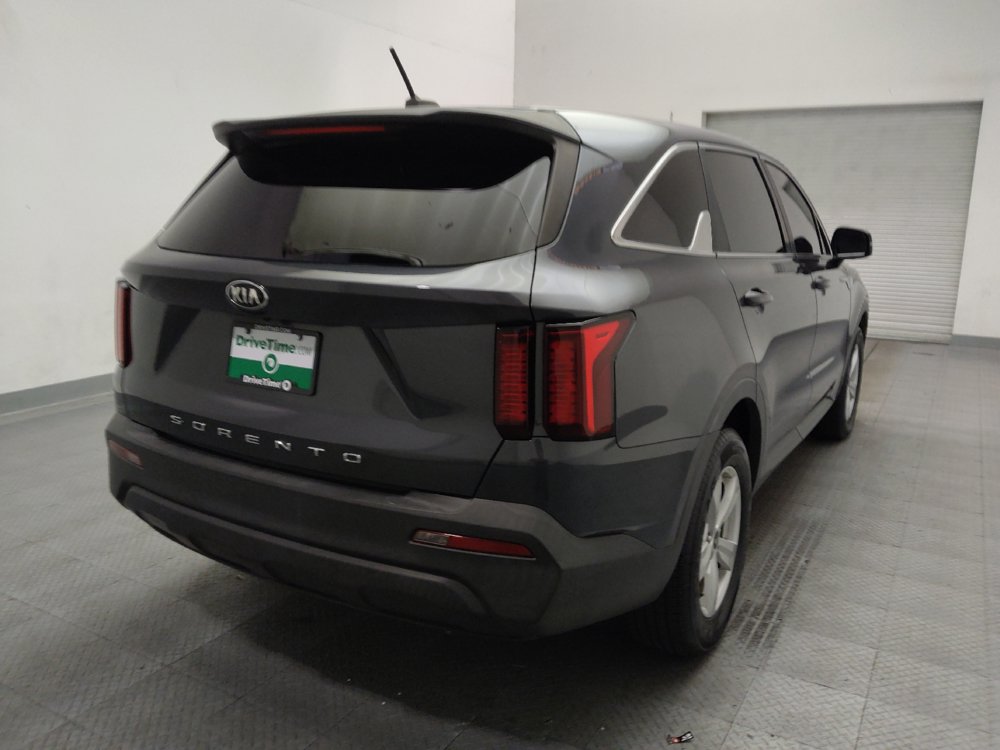 Used 2021 Kia Sorento LX FWD image 7