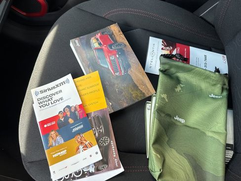 Used 2023 Jeep Renegade Trailhawk image 41