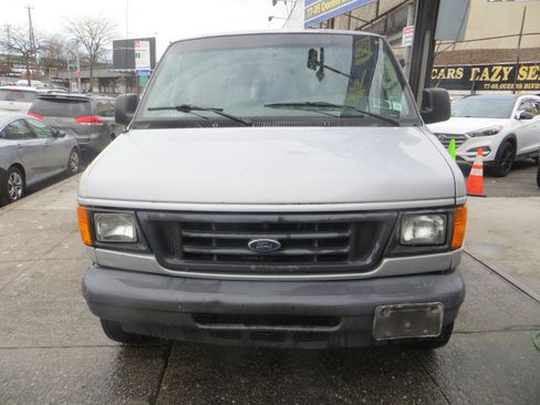Used 2006 Ford E-350 and Econoline 350 XL image 2