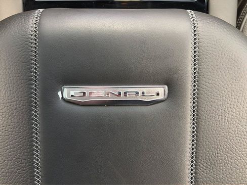 Used 2026 GMC Yukon Denali w/ Sun & Power Step Package AWD/4WD image 24