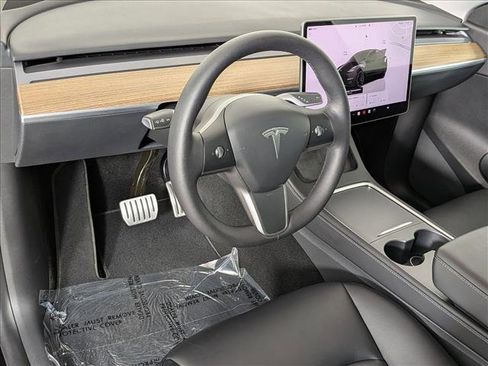 Used 2022 Tesla Model Y Performance image 4