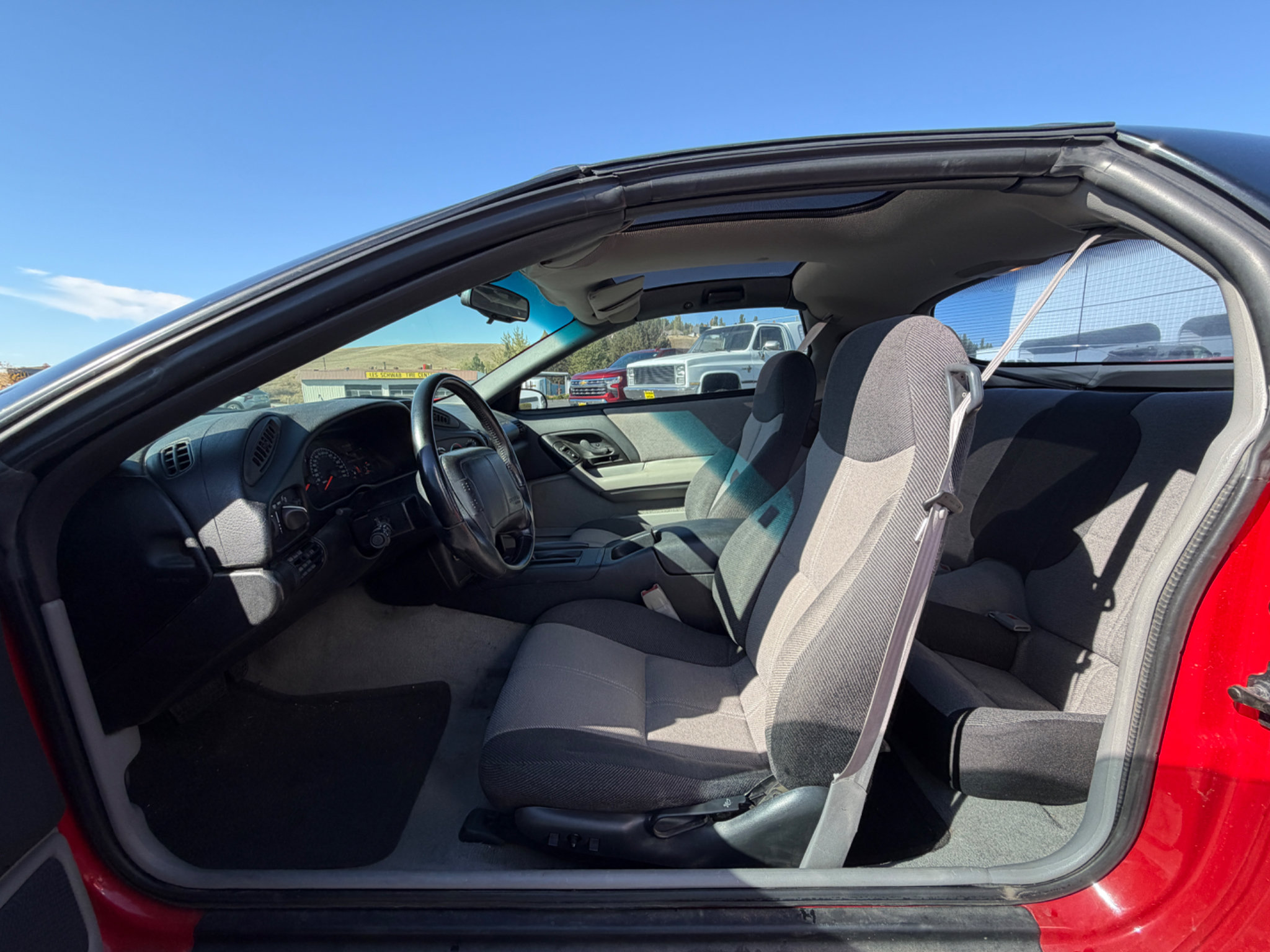 Used 1994 Chevrolet Camaro Z28 RWD image 10