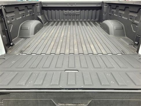 Used 2025 GMC Sierra 2500 AT4 image 33