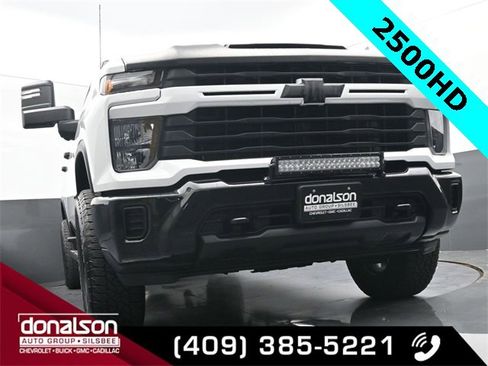 Used 2024 Chevrolet Silverado 2500 Custom w/ Custom Value Package image 16