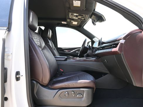 Used 2021 Cadillac Escalade ESV Sport Platinum RWD image 26