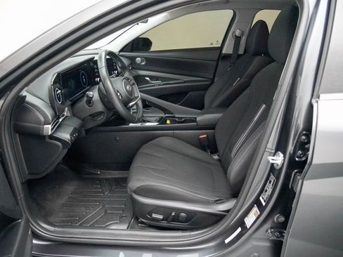 Used 2022 Hyundai Elantra SEL w/ Convenience + Premium Package image 23