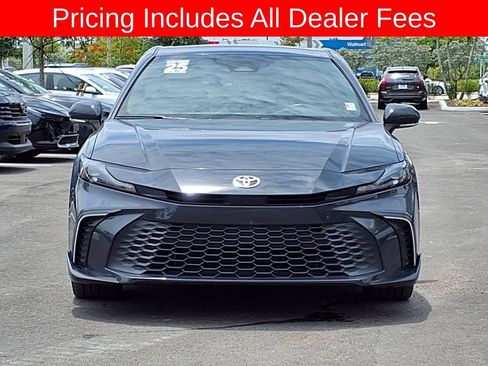 Used 2025 Toyota Camry SE w/ Convenience Package FWD image 2