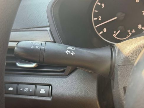 Used 2024 Nissan Altima 2.5 SV FWD image 28
