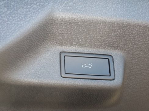 Used 2025 Volkswagen ID. Buzz Pro S image 85