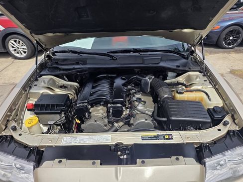 Used 2006 Chrysler 300 Touring RWD image 5