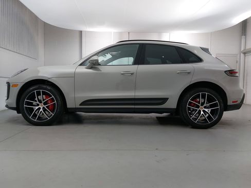 Certified 2024 Porsche Macan S image 2