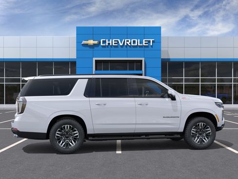 New 2026 Chevrolet Suburban Z71 w/ Comfort Package AWD/4WD image 5