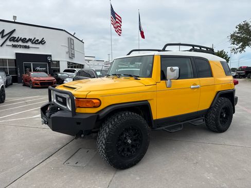 Used 2007 Toyota FJ Cruiser 4WD image 1