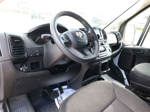 Used 2024 RAM ProMaster 2500 w/ Convenience Group image 10