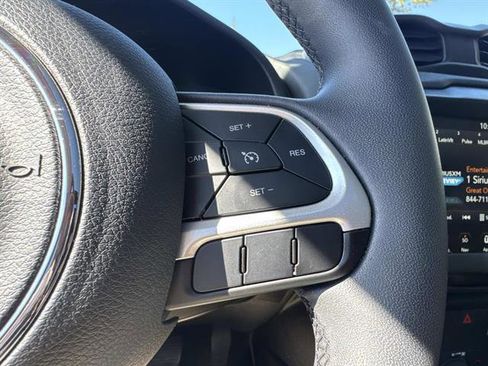 Used 2023 Jeep Renegade Altitude w/ Sun/Sound Group image 11