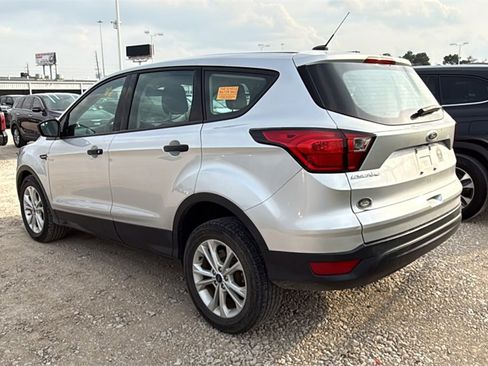 Used 2019 Ford Escape S image 10