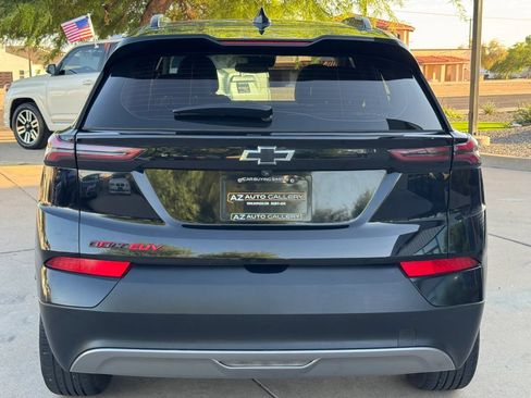 Used 2023 Chevrolet Bolt EUV LT w/ Redline Edition FWD image 7