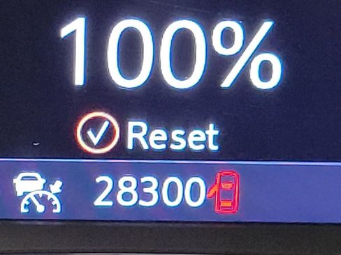 Used 2023 Chevrolet Traverse LT w/ LT Premium Package image 3