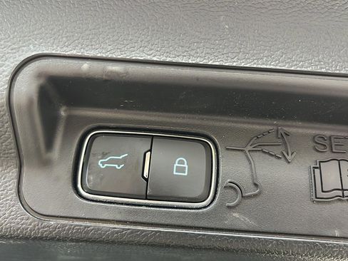 Used 2023 Ford Explorer XLT w/ Equipment Group 202A image 20