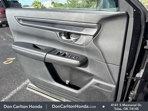 Used 2025 Honda CR-V LX image 7