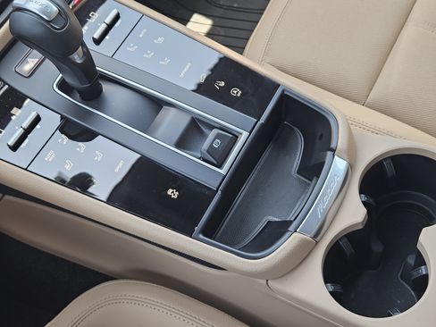 Certified 2026 Porsche Macan AWD/4WD image 20