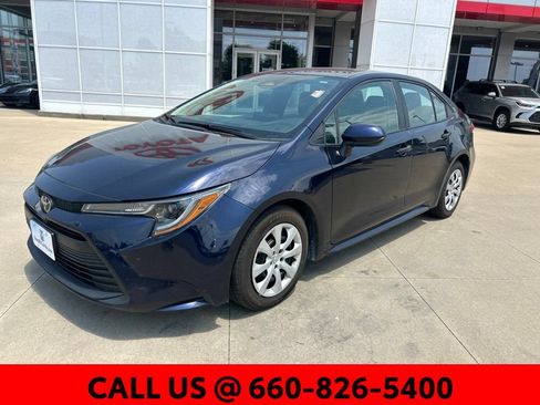 Used 2025 Toyota Corolla LE FWD image 2