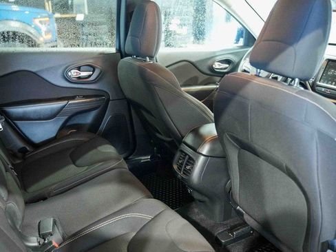 Used 2016 Jeep Cherokee Latitude w/ Safety/Convenience Group image 16