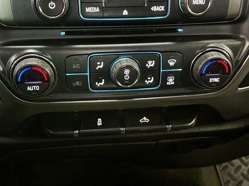 Used 2018 Chevrolet Silverado 1500 LT w/ All Star Edition image 16