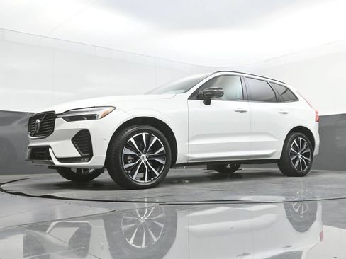 Certified 2023 Volvo XC60 B5 Plus w/ Climate Package AWD/4WD image 30