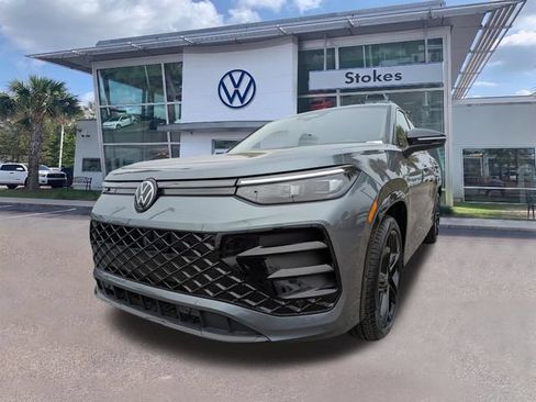 New 2026 Volkswagen Tiguan SE R-Line FWD image 8
