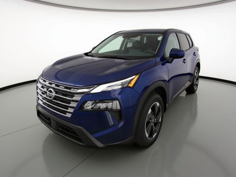 Used 2025 Nissan Rogue SV AWD/4WD image 3