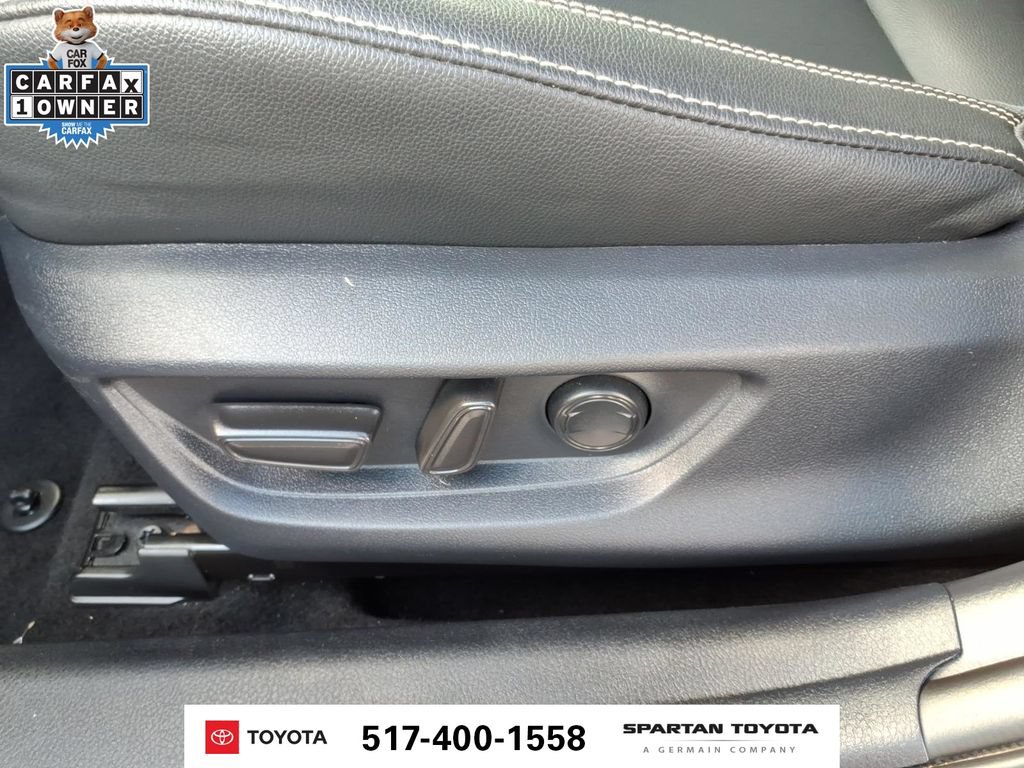 Used 2025 Toyota Camry SE FWD image 17