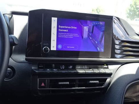 Used 2025 Toyota Camry SE FWD image 28