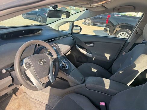 Used 2010 Toyota Prius Two FWD image 3