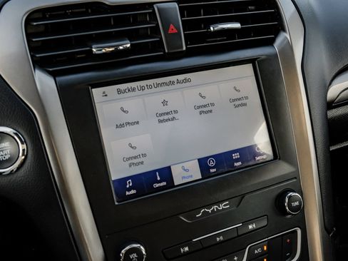 Used 2019 Ford Fusion SE FWD image 32
