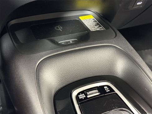 Used 2025 Toyota Corolla SE image 29