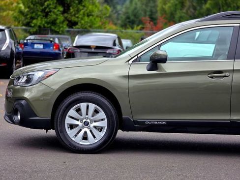 Used 2018 Subaru Outback 2.5i Premium AWD/4WD image 5